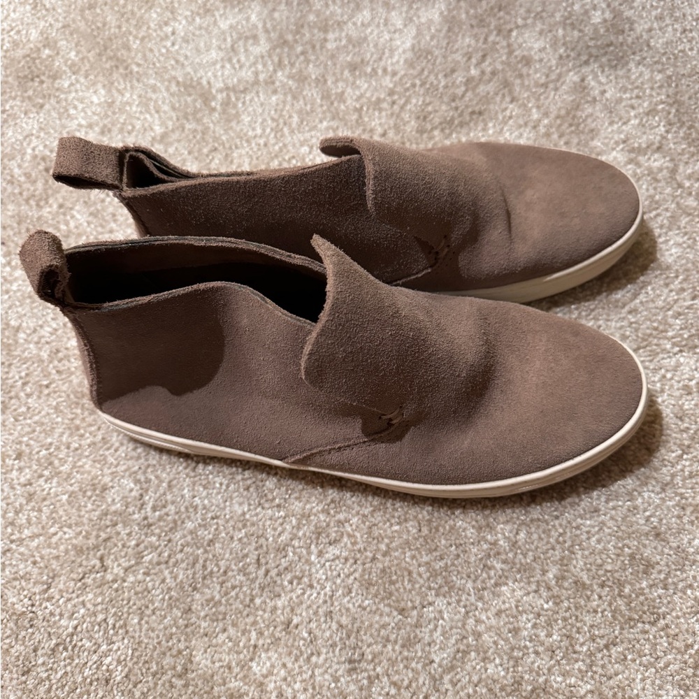 DV suede shoes